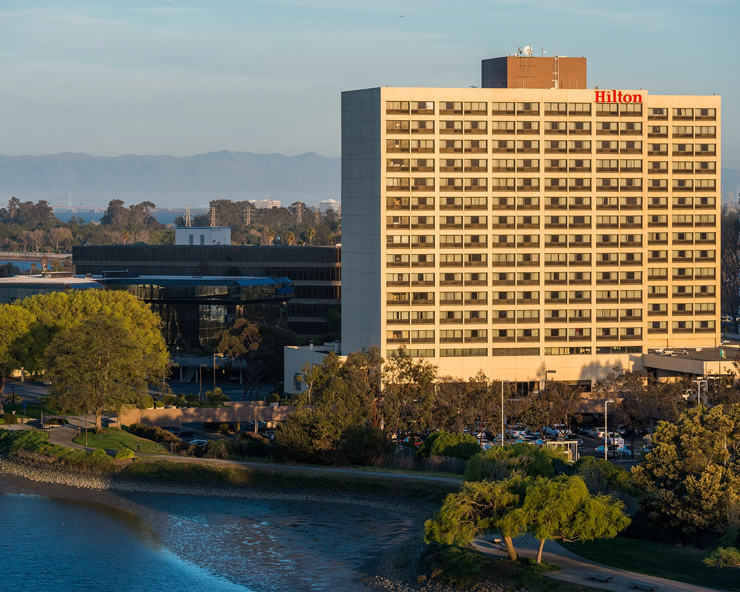 Hilton-San-Francisco-Airport-Bayfront-LARGE_Exterior-8